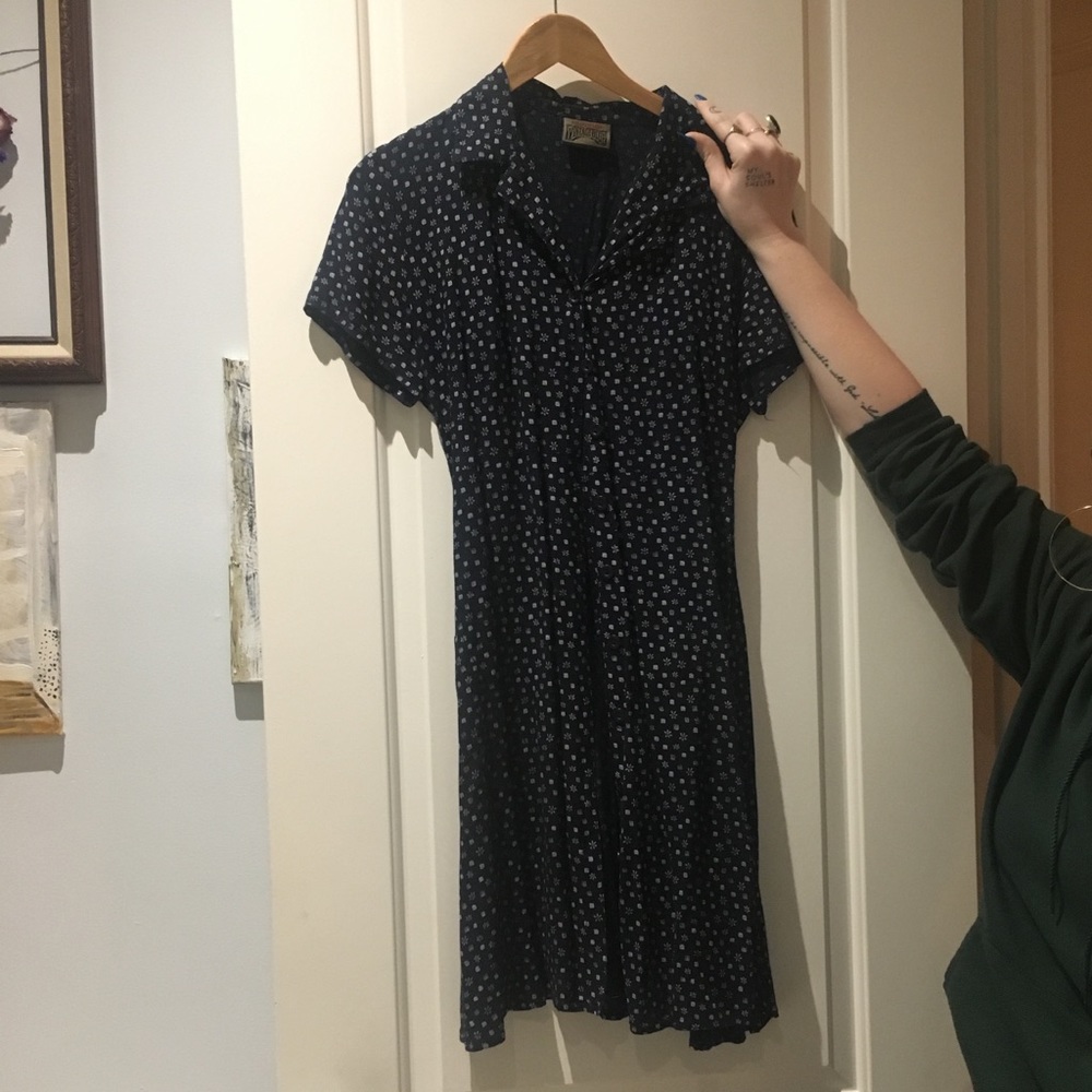 VINTAGE BUTTON BOWN DRESS